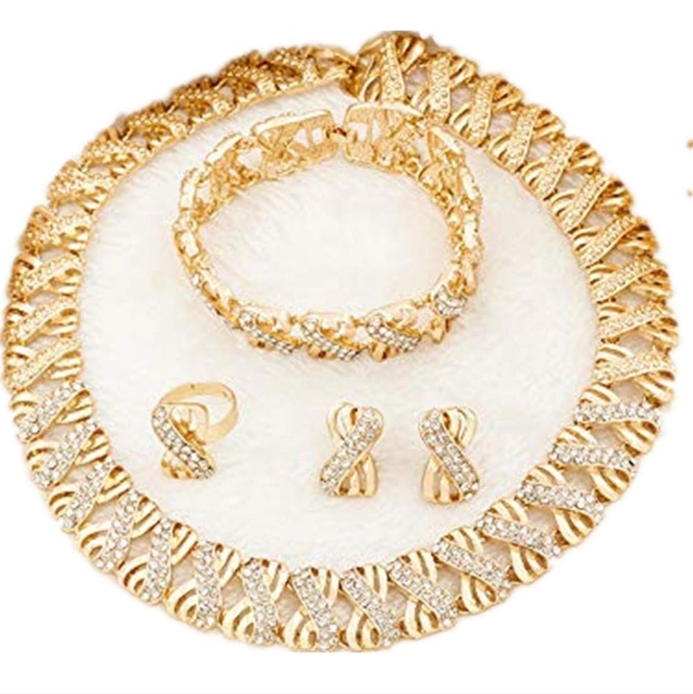 Liffly Fashion Crystal Jewelry Set 18 K Gold Plated Jewelry.